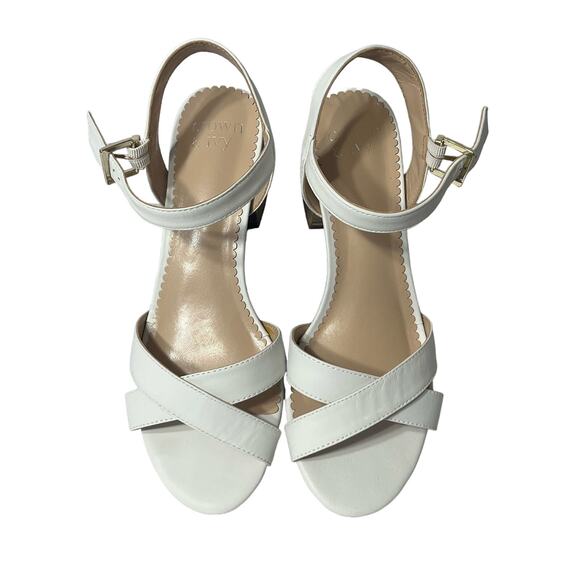 Crown & Ivy Round Open Toe White ELLA Block Heel Gold Ankle Buckle Size 8 - Picture 2 of 6